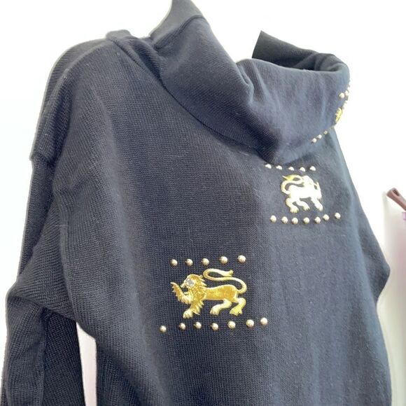 Vtg 80s Gepetto black cotton cowl neck sweater with gold embroidered griffins - Picture 4 of 8